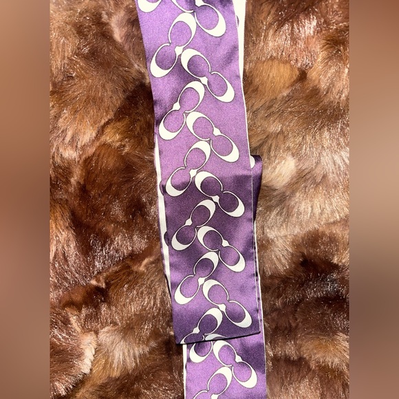 - Authentic New With Tags Signature Print Silk Skinny Scarf - Picture 2 of 2